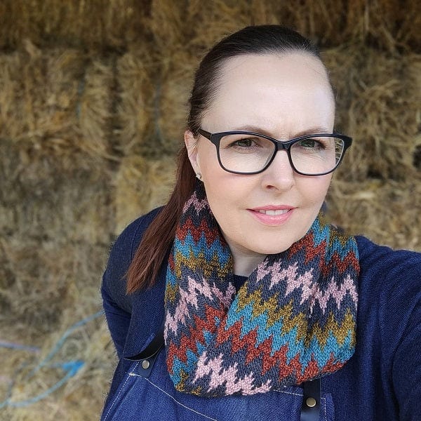 Photo of Karina Moore, Owner/Dyer of Louie & Lola Yarns