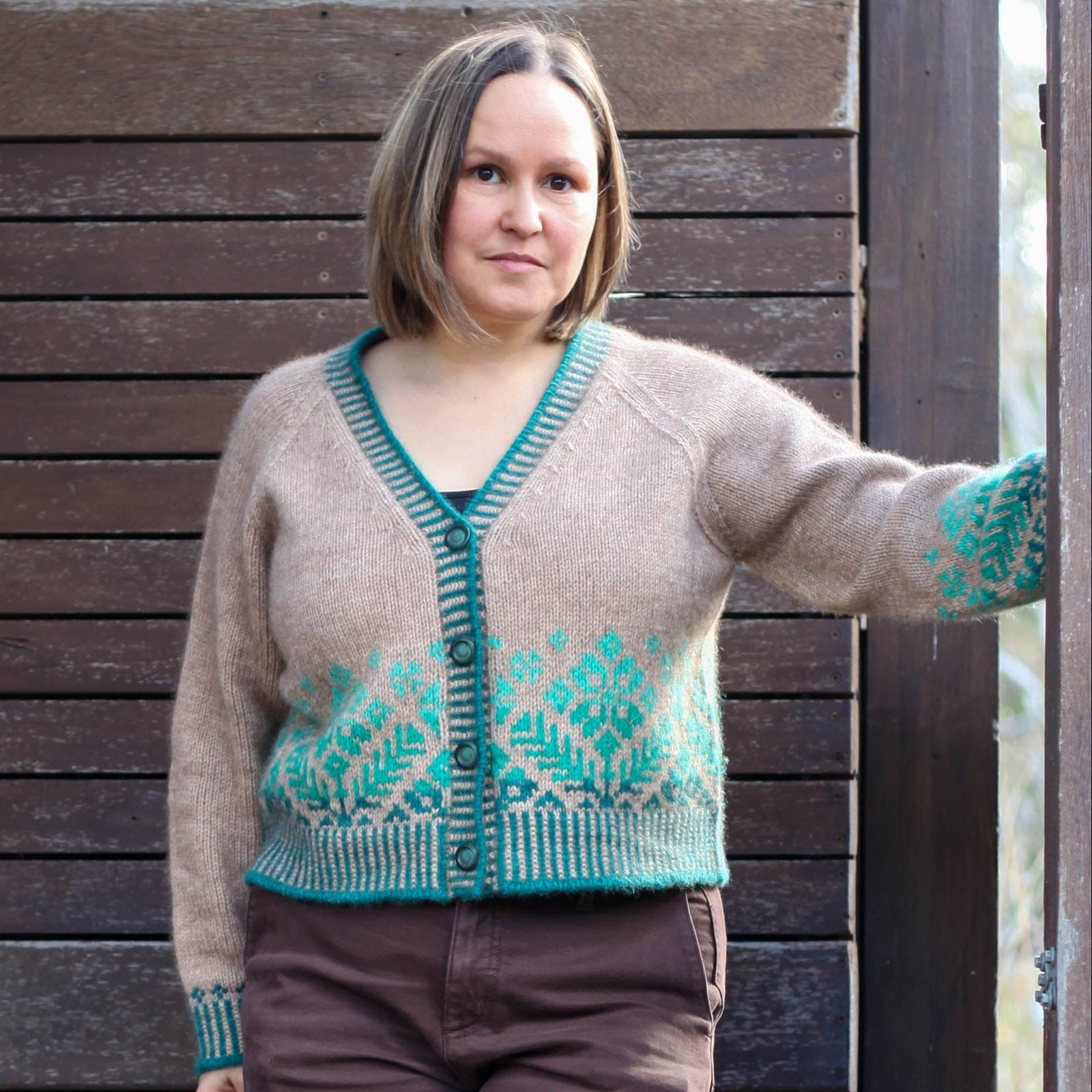 Louie & Lola Yarns Alma Cardigan Fade Kit - Chai & Mint