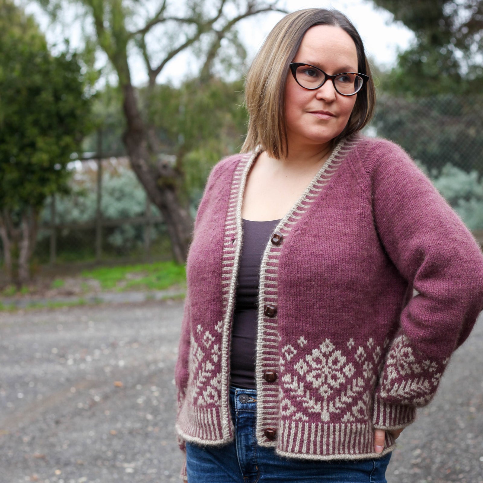 Louie & Lola Yarns Alma Cardigan Kit - Pinot & Natural