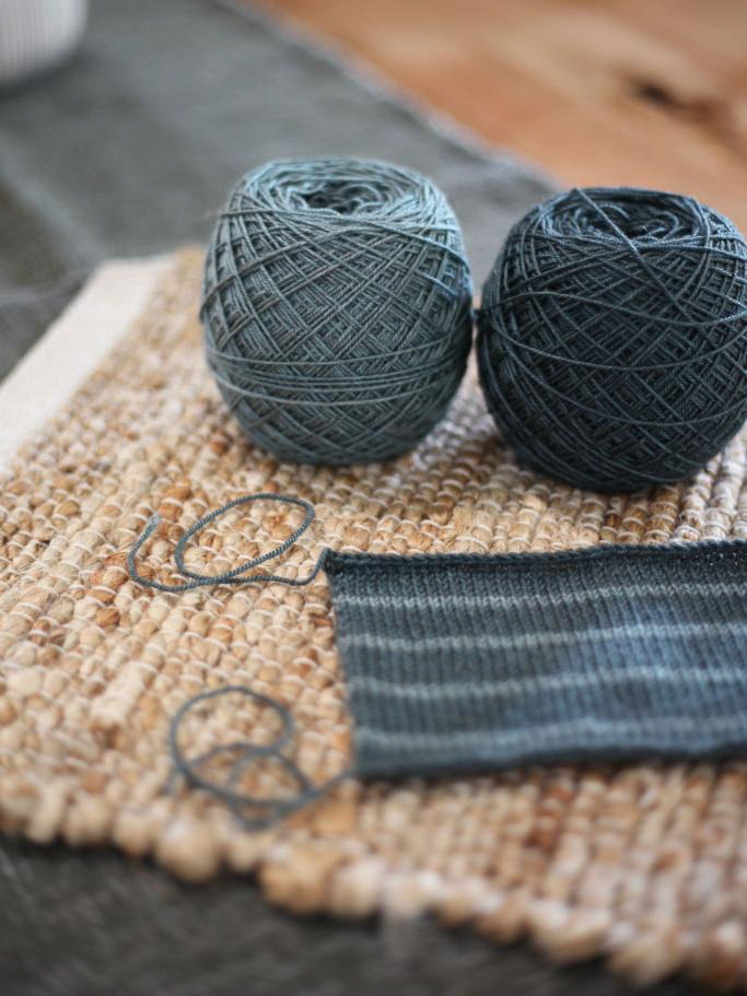 Louie & Lola Yarns Sunde Pullover & Sleeveless Top - Kit 1 - Agave & Mist