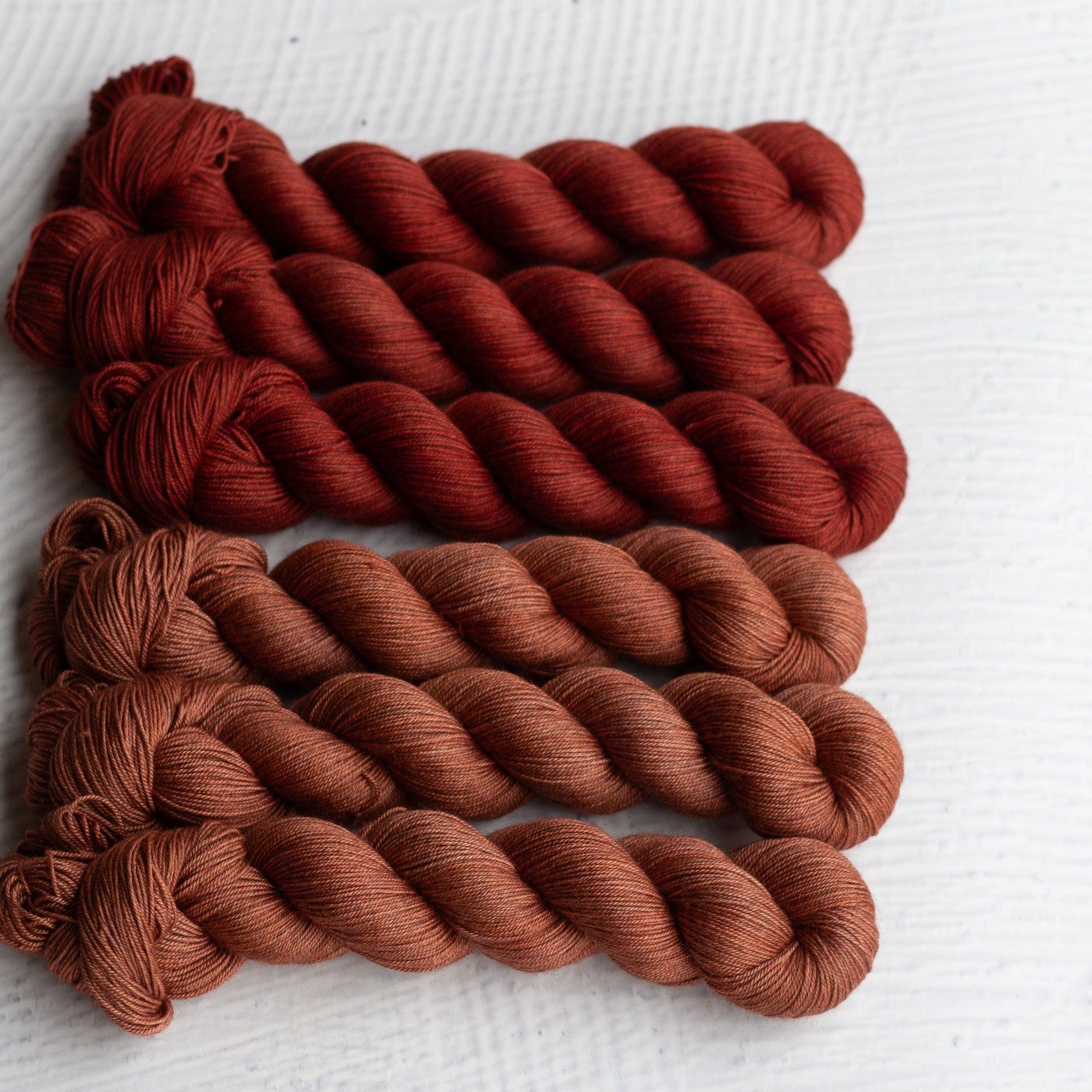 Louie & Lola Yarns Sunde Pullover & Sleeveless Top - Kit 4 - Red Hearth + Salmon Run