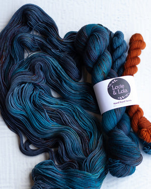 Louie & Lola Yarns Yarn Club Flock & Feather Yarn of the Month - March 2025 - Black Copper Maran