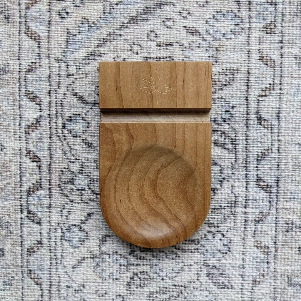 Thread & Maple Biscuit Thread & Maple - Maple Phone Stand