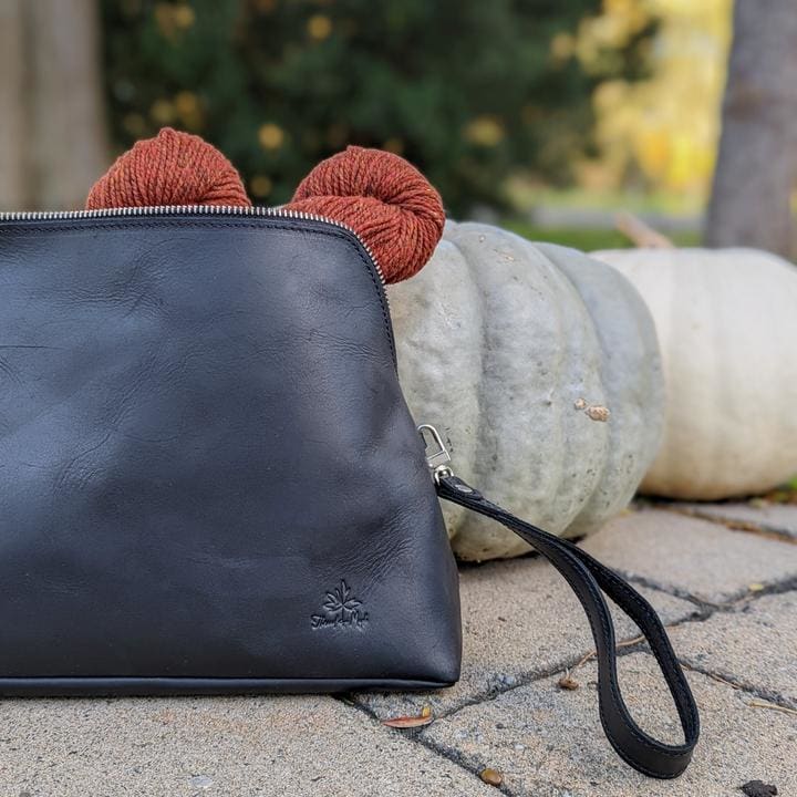 Thread & Maple Thread & Maple - Leather Necessaire