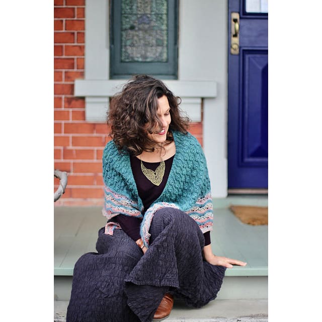 Truly Myrtle Truly Myrtle Knitting Pattern - Queenie Shawl